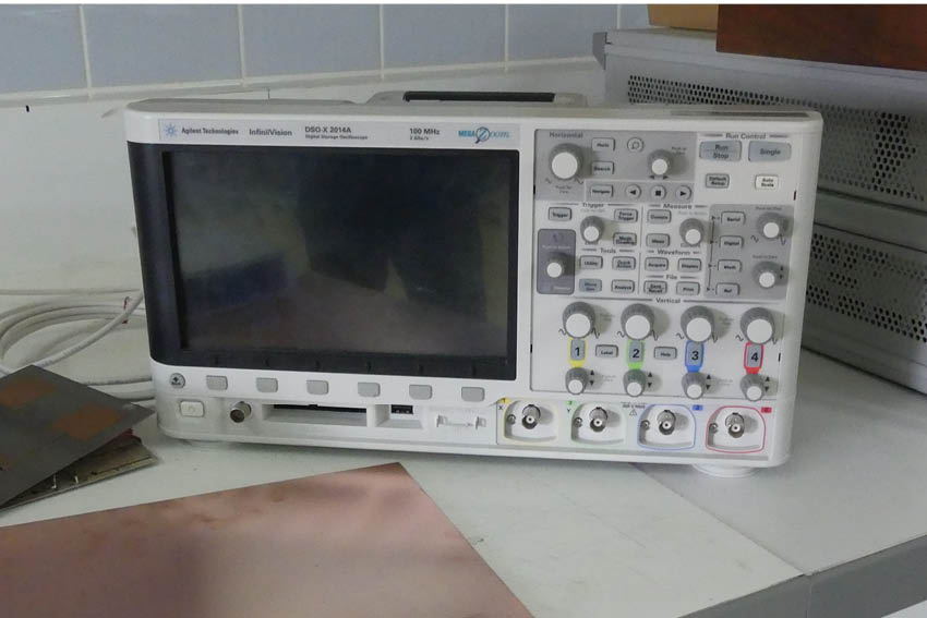 Oscilloscope numérique 100 MHz